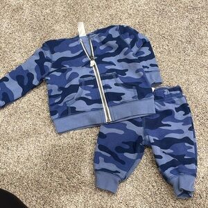 NWOT - Blue camo hooded sweatshirt and pockets. Matching sweatpants. 3mo/6mo